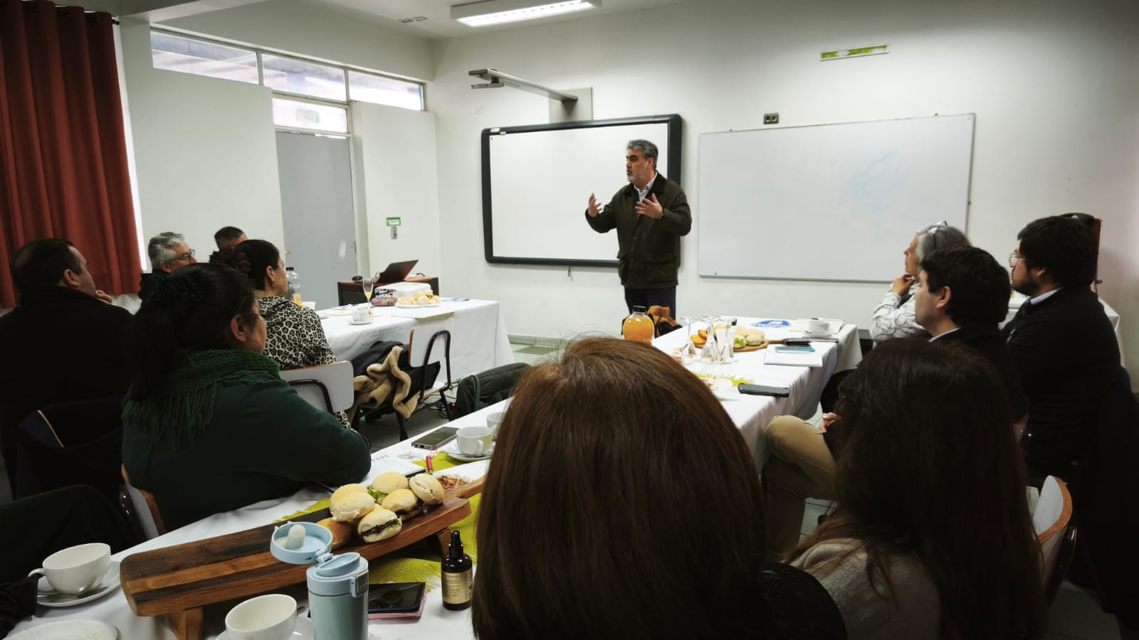 «TENO Y SLEP LOS CEREZOS: diálogo colaborativo para fortalecer la instalación de la Nueva Educación Pública en el territorio”